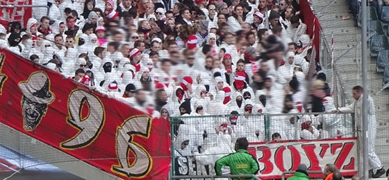 UltrasGerman's tweet photo. 🔴⚪️vs⚫️⚪️🟢
Nächste Saison wieder DERBYTIME!🔥

#effzeh #BMG https://t.co/LTN373iK7r