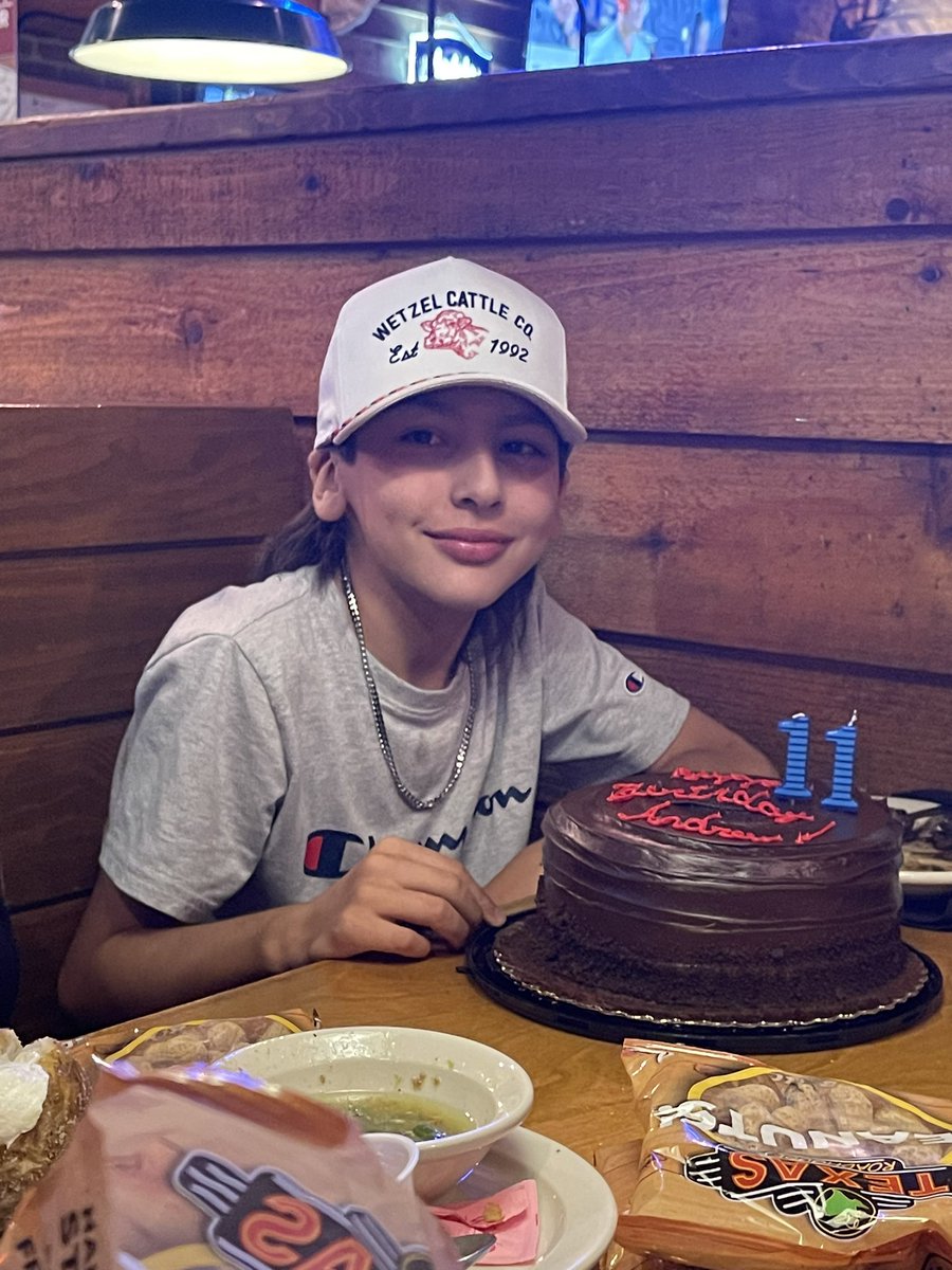 bub__ba's tweet image. Happy 11th Andrew 🎉❤️