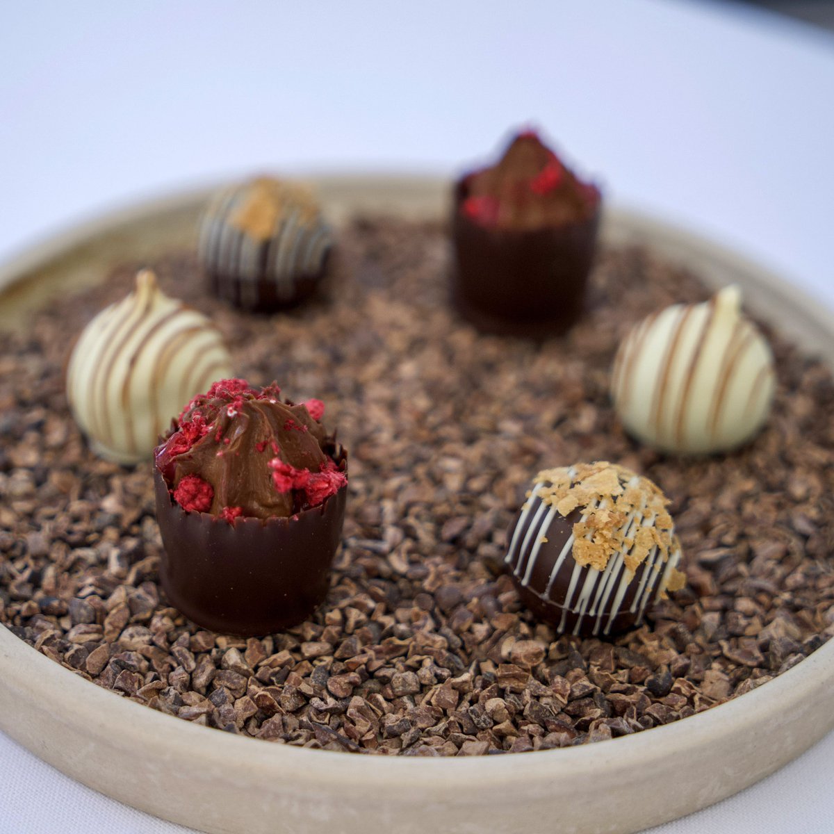 TitchwellManor's tweet image. Add an extra hint of indulgence to your stay with our delectable selection of Manor made chocolates 🍫 

#weekendbreak #luxurychocolates