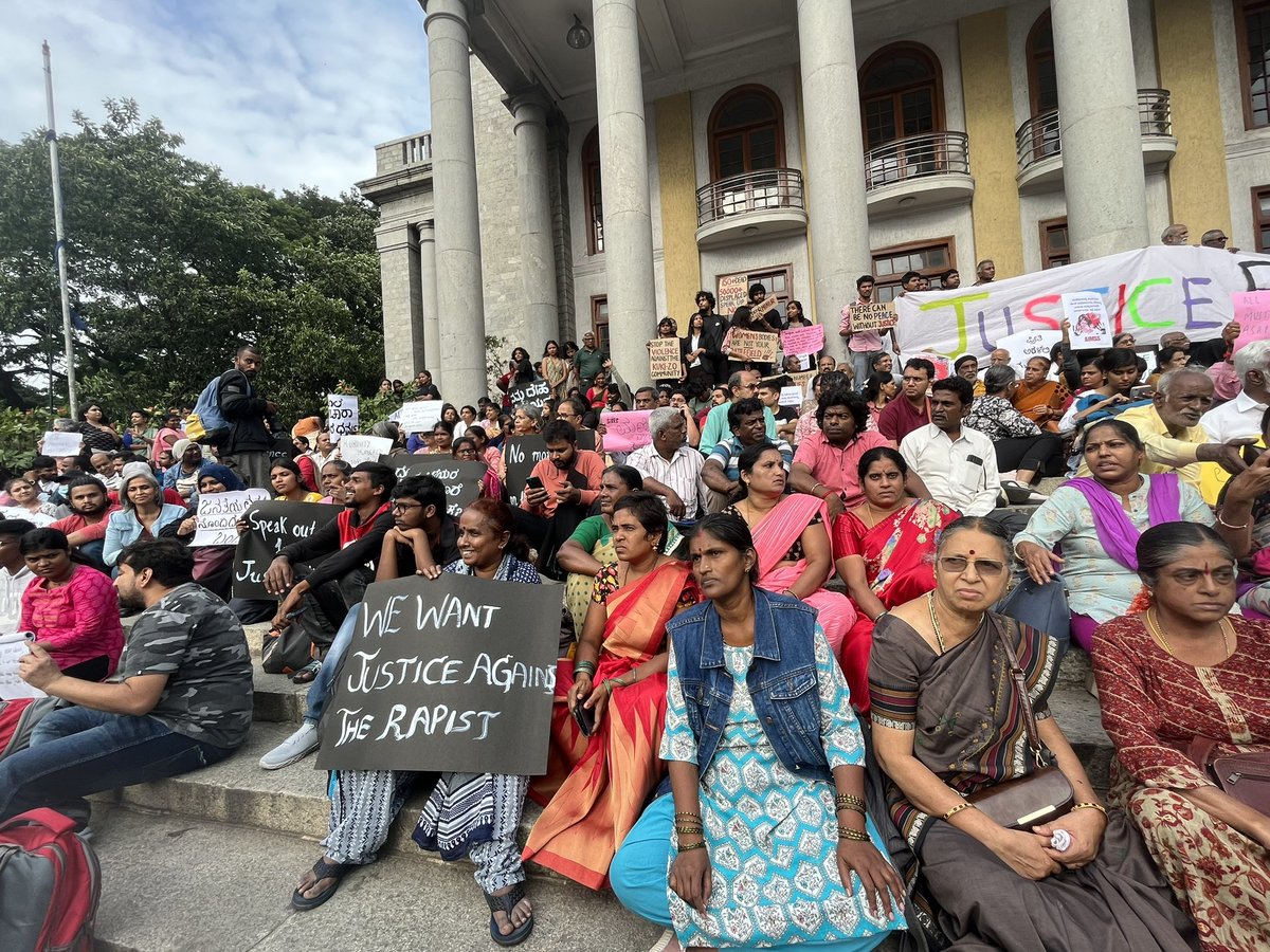 zoo_bear's tweet photo. In solidarity with survivors of Manipur violence. At Townhall #Bengaluru https://t.co/GJPL8Uate2