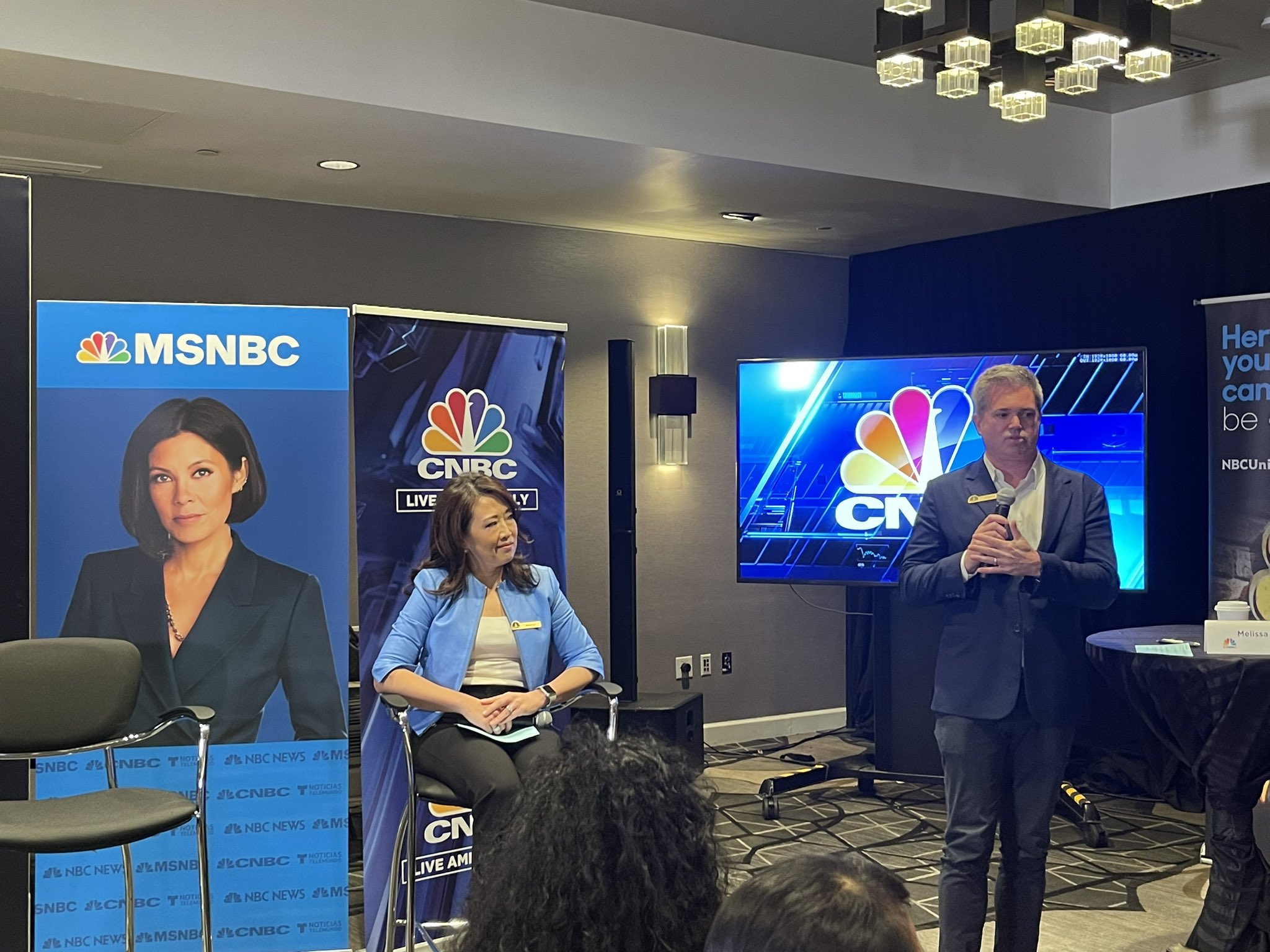 Cnbc Morning Anchors 74 - 6751qus