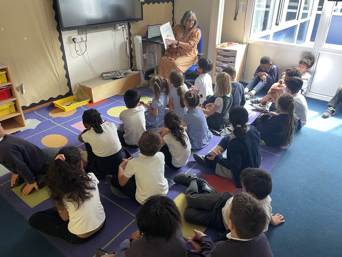 MissDaniel_BF's tweet photo. A big thank you and goodbye to Miss Smith who has supported Olive Class this year, and many children at Beechfield! We are extremely grateful for all her hard work, she will be greatly missed! ⁦@HeadBeechfield⁩ ⁦@BFS_Watford⁩ https://t.co/WOIji3Adp4