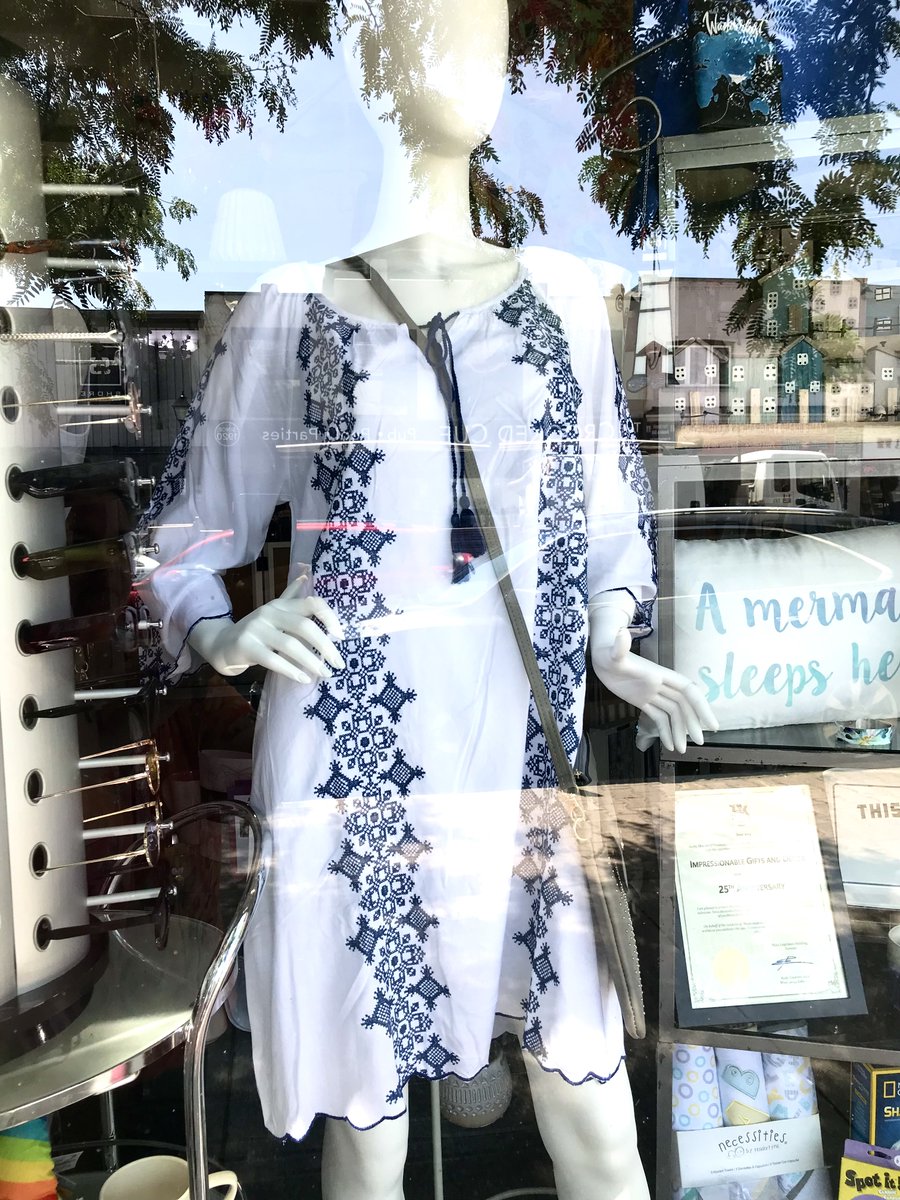 I put this #dress in the front window, it's been a real eye catcher👀👗 Cotton/rayon blend, sizes S-XLovely.  Also in a warm blush colour.
Open to 7pm today.
#SummerDresses #EyeCatcher #LadiesDresses #ComeOnIn #AlwaysAffordable #ShopLocal #PortCredit #Mississauga #DressOfTheDay