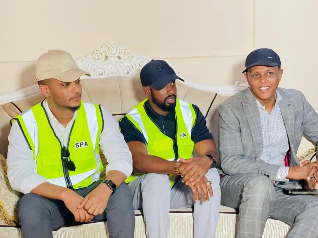 HAraxeey's tweet photo. Today, I welcomed a delegation from the Somali Petroleum Agency, led by Eng. Abdiqadir Tubako to #Galmudug. Their mission: to monitor and educate communities where oil exploration will commence. Our shared vision is for a prosperous, informed &amp; environmentally considerate future. https://t.co/8XruC8UO56