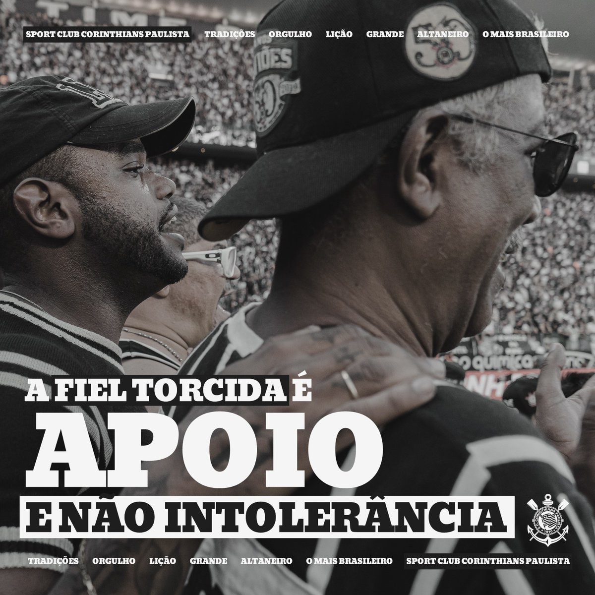 Corinthians's tweet photo. A Fiel é apoio!

Só a gente apoia os 90 minutos e a presença da nossa torcida é essencial dentro e fora de casa, então pedimos a todos os torcedores que sempre incentivem o Timão com os cantos e hinos mais bonitos que as arquibancadas brasileiras já criaram, e que nunca tiveram homofobia, racismo, ódio ou qualquer tipo de discriminação. 

 #FielContraHomofobia