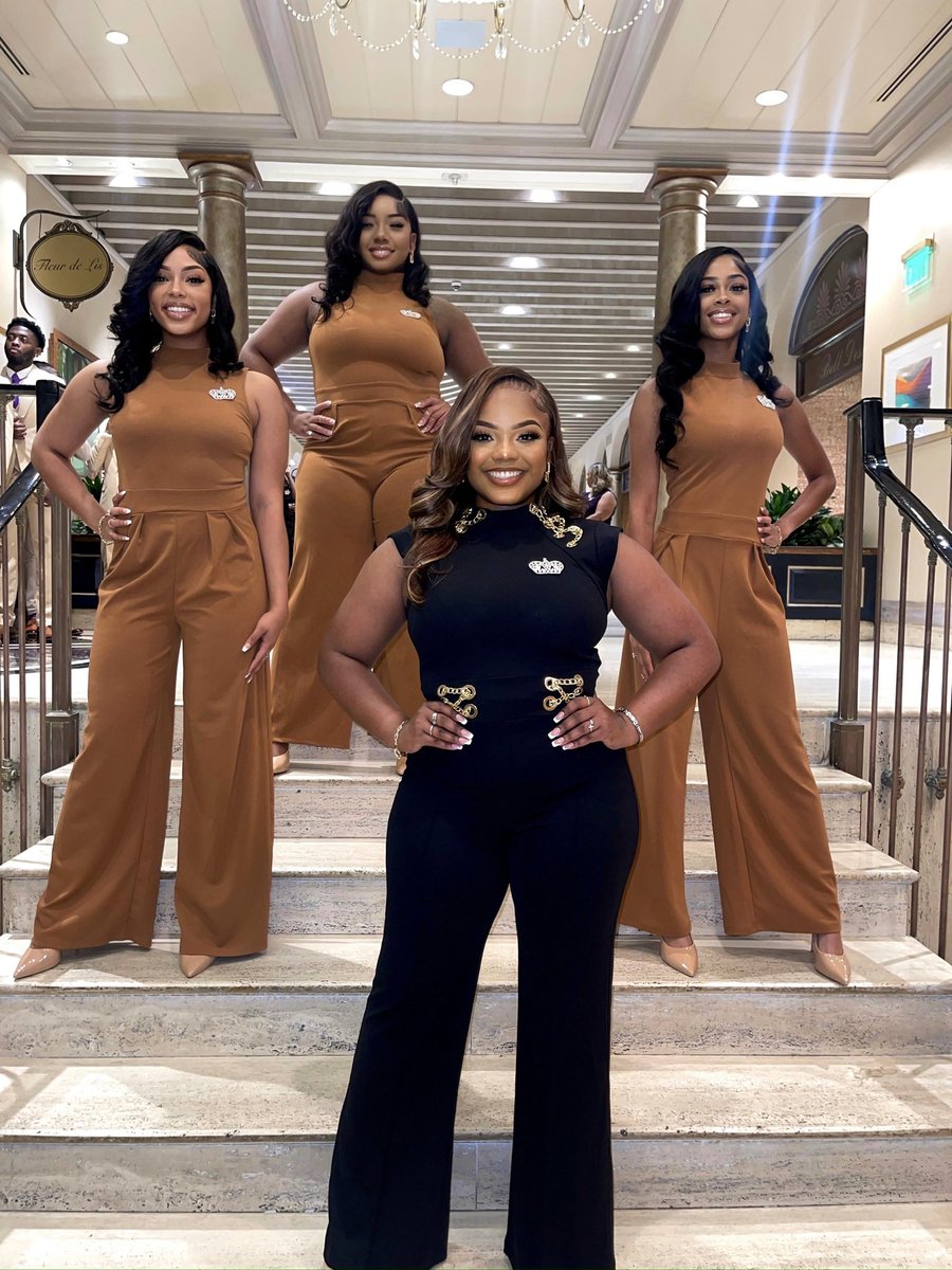 madisoncjohns0n's tweet photo. Breaking News❗️
Grambling State University Royalty has arrived in NOLA! Stay tuned..🎤🌏👸🏽
•
•
•
#RoyalCourt#gramfam#HBCUQueens#NewOrleans#StudentLeaders#GramblingStateUniversity https://t.co/aqTk3qRnPs