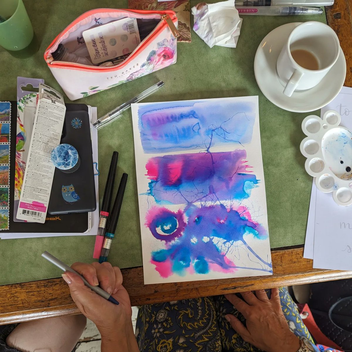 acornishgeek's tweet image. #ad We had fun playing with @penteluk colour brush pens at this afternoon&apos;s workshop. You can use them to letter, colour, blend, and more 😍🤓 They come in a range of colours and they&apos;re just £4.99 each from @undertherowantrees at the mo - use EMMA10 for extra 10% off #affiliate