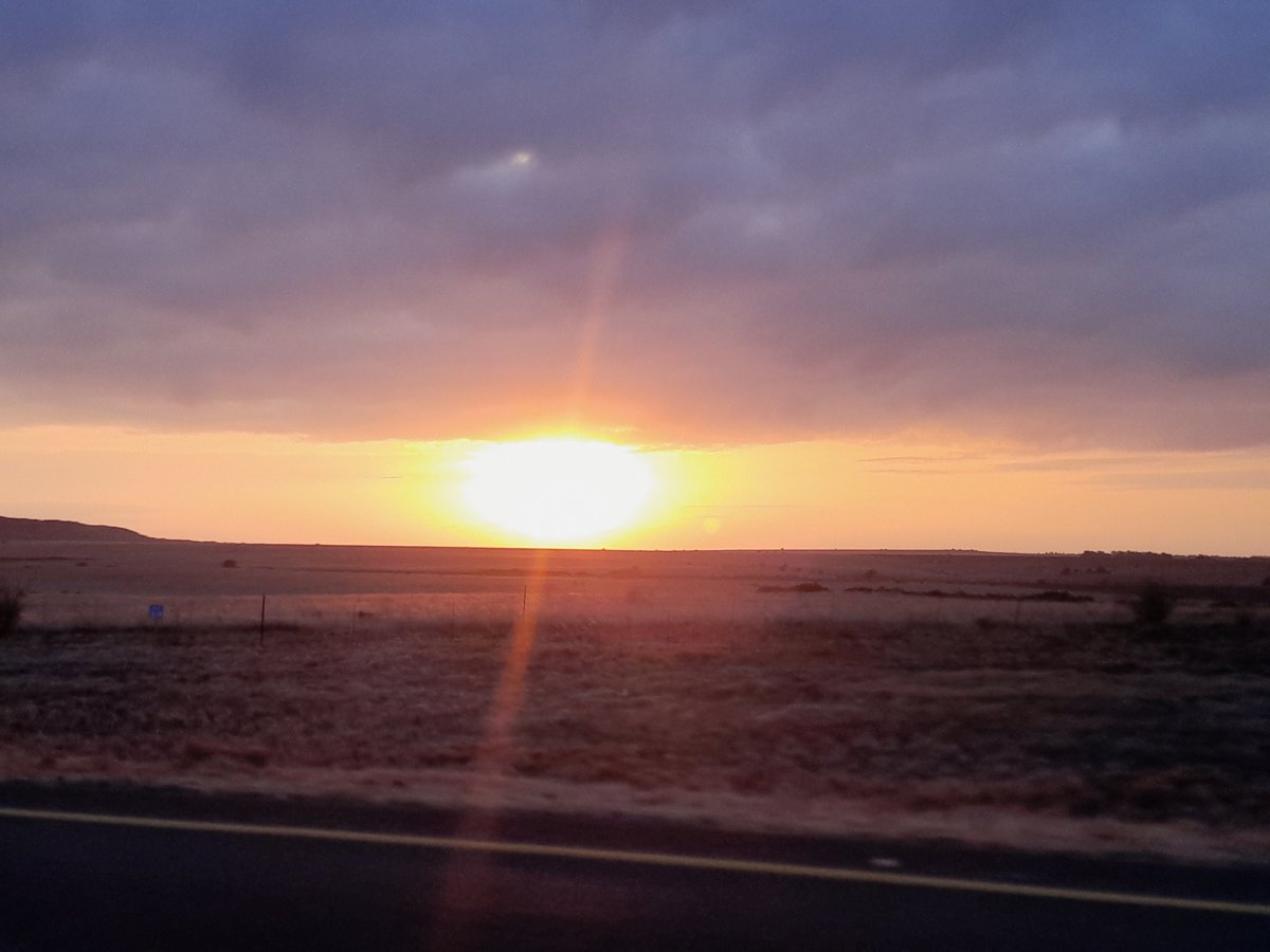 richhills68's tweet photo. Sunset in the #OrangeFreeState tonight. Beautiful #SouthAfrica https://t.co/U4ljhdoVo5