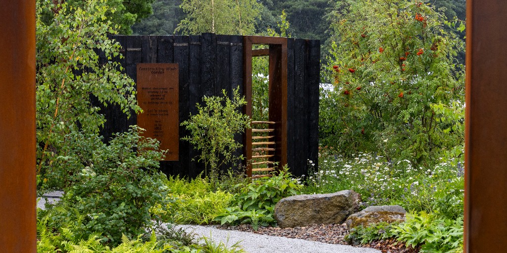 The_RHS's tweet photo. The show gardens at #RHSTattonPark are full of inspirational ideas and beautiful planting combinations π
Learn about all of them by heading to our website https://t.co/PitONEPnaY
#RHSShows #SummerGardenDays https://t.co/5zGY57iFbO