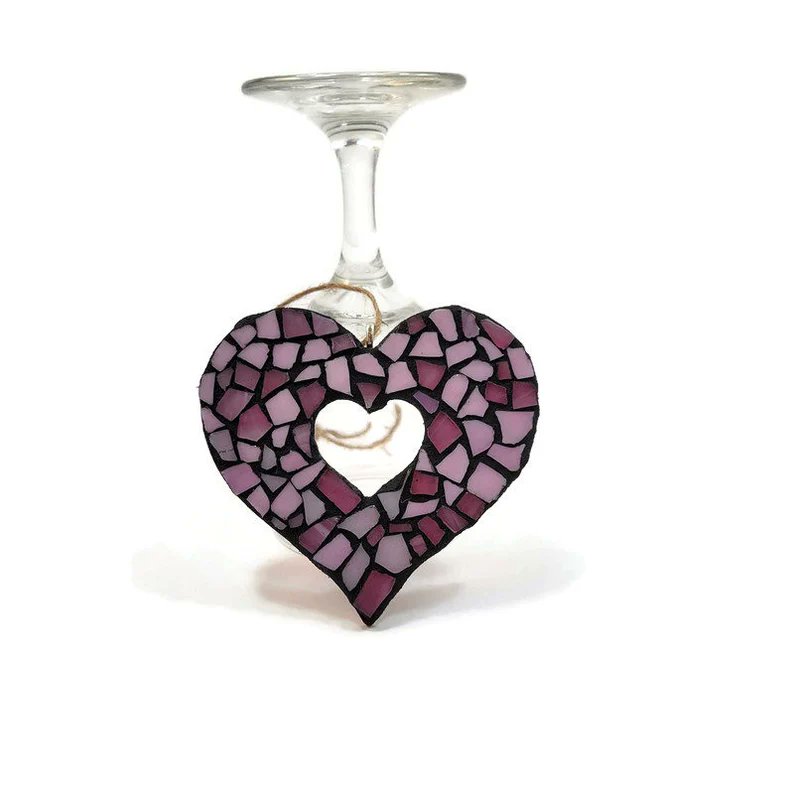 Item link: etsy.com/listing/138201…
Shop link: etsy.com/shop/Piecesofh…
#MosaicHeart #Ornament, #Pink #StainedGlass, #ValentinesDay, #Boho, #LoveToken #Art, #Romance, #Girlfriend #Gift, #MothersDay, #ChristmasOrnament