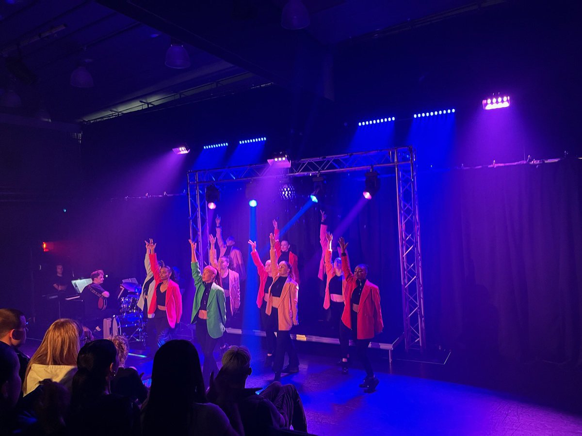 2nd year Dancer pics - Summer Showcase. 🕺🏻 💃🏾 ✨

#londoncollegeofperformingarts #londoncollegepa #london #college #dancers #dancing #dance #performingarts #arts #southeastlondon #training #theatre #summershowcase #showcase #performance