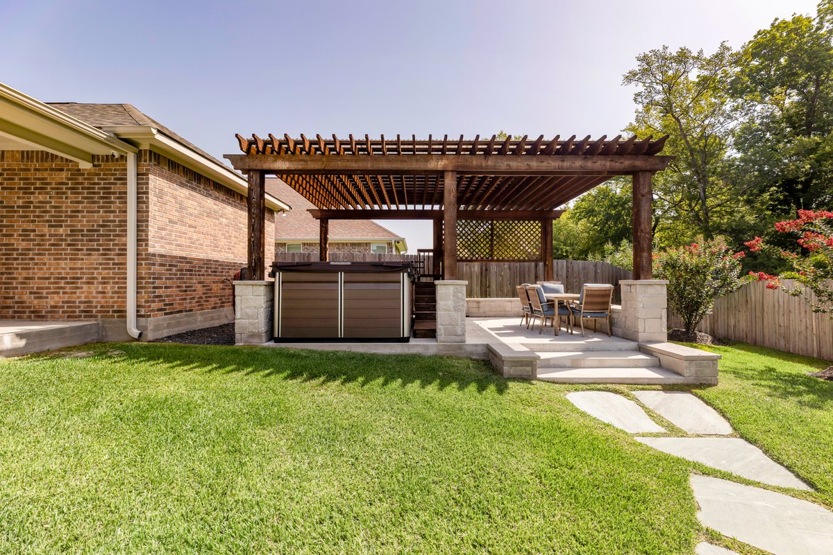 Just Listed!
Residential Listing
3000 Embers Loop
3 bed, 3 bath
2,242 sq ft
List Price: $479,500.00

Quick Link: tinyurl.com/3m262ucs