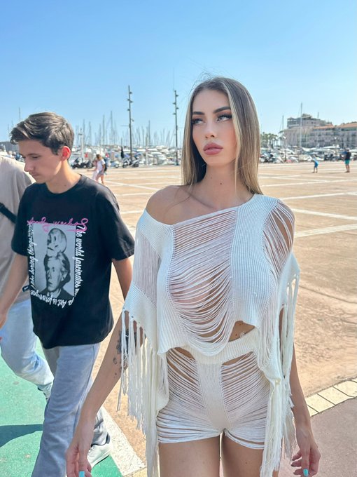 🇫🇷 https://t.co/w3iByNEz45