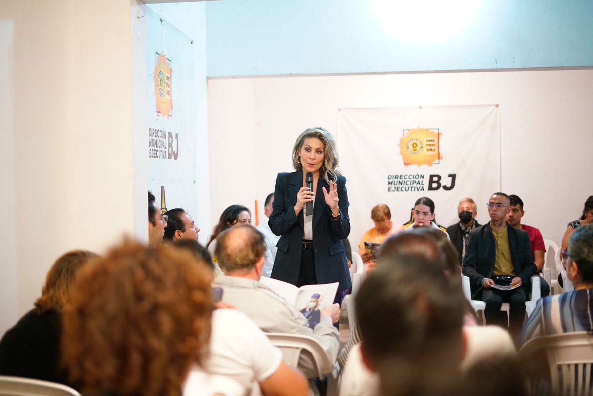 prdbjcdmx's tweet photo. Ayer tuvimos la grata visita de nuestra líder, la Presidenta del @PRD_CDMX, Mtra. @AriasNora, para compartir con nuestros liderazgos y militantes su informe de actividades al frente del partido.
¡Felicidades por hacer competitivo al #PRD!
#PRDBJ #PRDCDMX #NoraArias #PRDsomosTODOS https://t.co/FPoqpsiaov