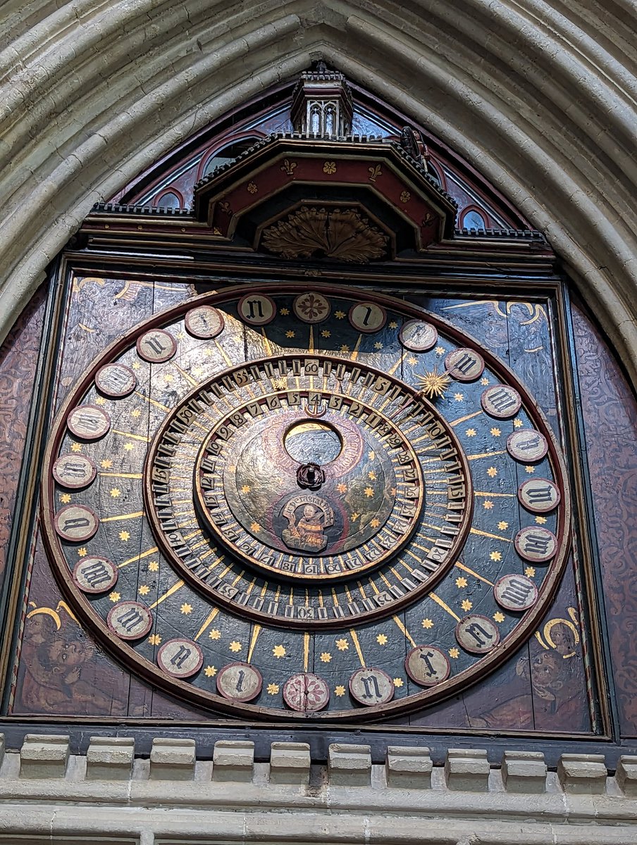 RuthBull's tweet photo. Some beautiful Maths! @CathedralWells #holidaymaths @AlisonEves @RJS2212 @JoshuaABull @Jonmalone1962 @AJMagicMessage https://t.co/8JtaYxwUDb