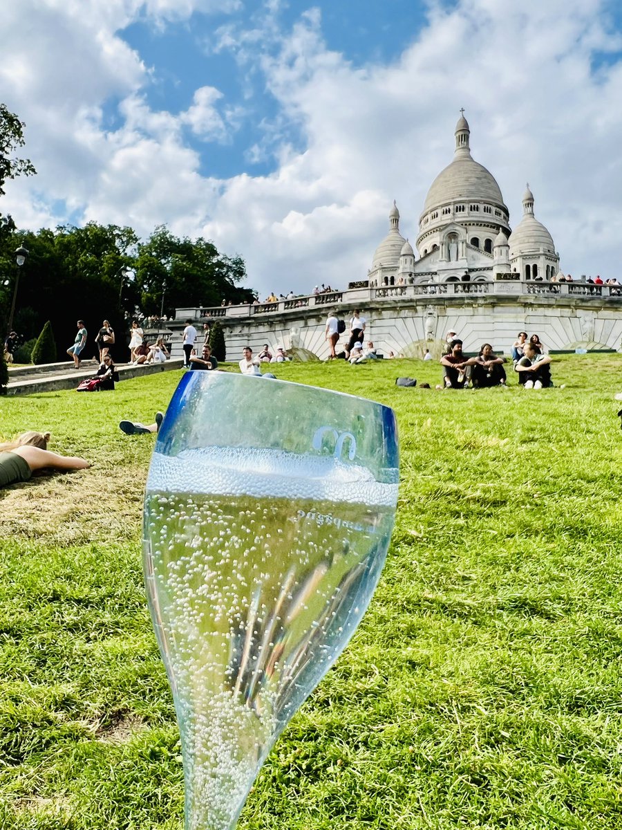 SeydaEmek's tweet photo. Bonjour Paris!  😎 https://t.co/NOWiWDPV9Z
