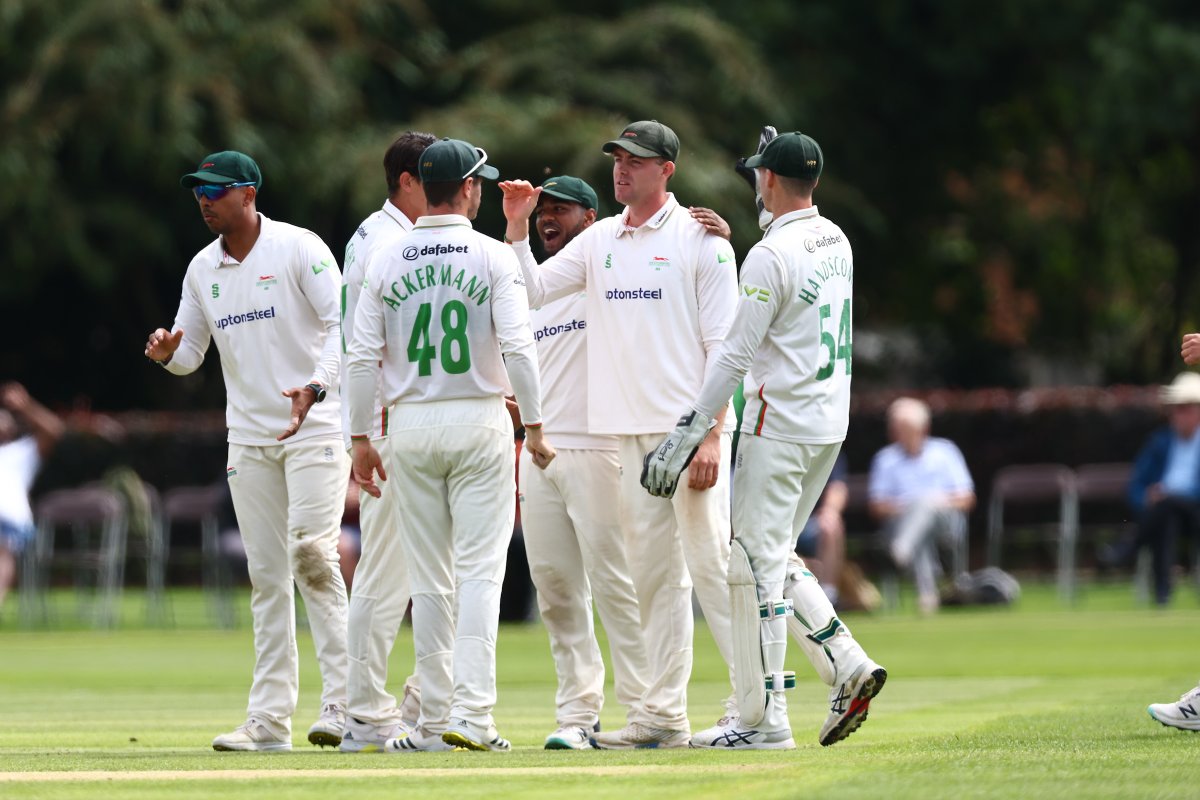 leicsccc's tweet photo. Not the result we were after this week, but a huge thank you to everyone @OakhamSch for their first-class hospitality. π
It was a pleasure to play at your historic home. π‘
π¦#LEIvWOR https://t.co/K2EfGpjc4i