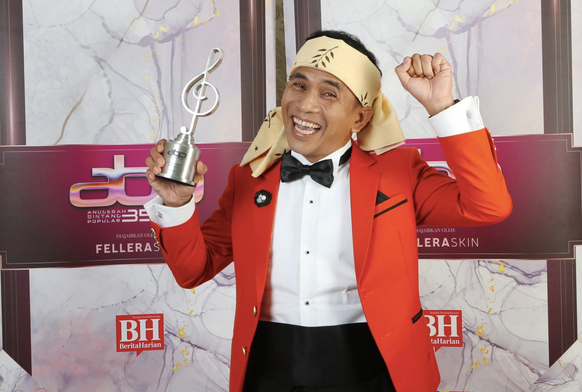 bharianmy's tweet photo. #ABPBH35 #EkspresiLegasiSeni #FelleraSkin
Bell Ngasri diumum Bintang Paling Popular ABPBH 35 https://t.co/odiVkgJGDR