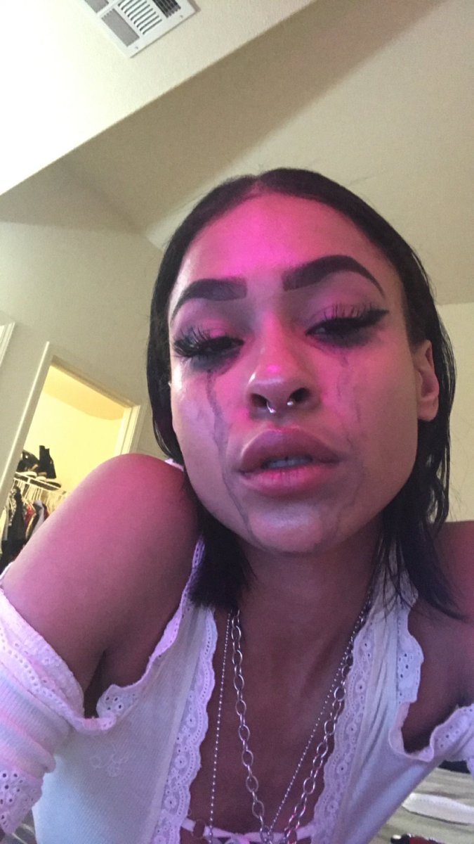 Every hot girl has at least 1 pic of her crying in her phone