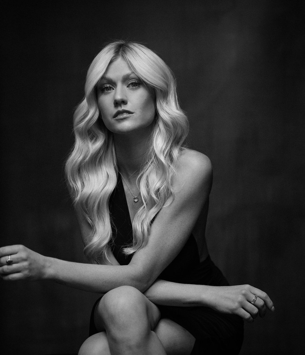 Katherine McNamara tweet media