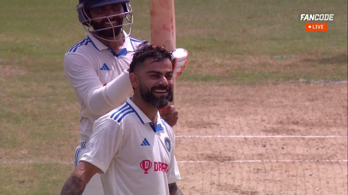 CricketStudio's tweet photo. Fab 4 Test centuries:

1. Steven Smith - 32.
2. Joe Root - 30.
3. Virat Kohli - 29*.
3. Kane Williamson - 28. 

- King is back...!! https://t.co/qaXXYrdhFC