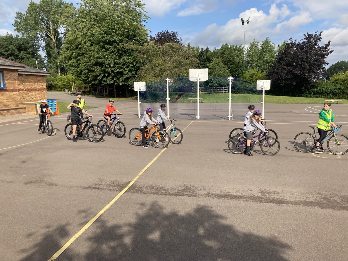 SustransNorth's tweet photo. Local Sustrans Officers, Emily and Paul, took pupils out on a ride around #Bebington earlier this week as part of the #ByOurs project in the area.

Huge thanks to the year sixes for their excellent riding, as well as local councillor @edwardlamb + @WirralCouncil AT Officer Chris! https://t.co/PhaPwQtOZG