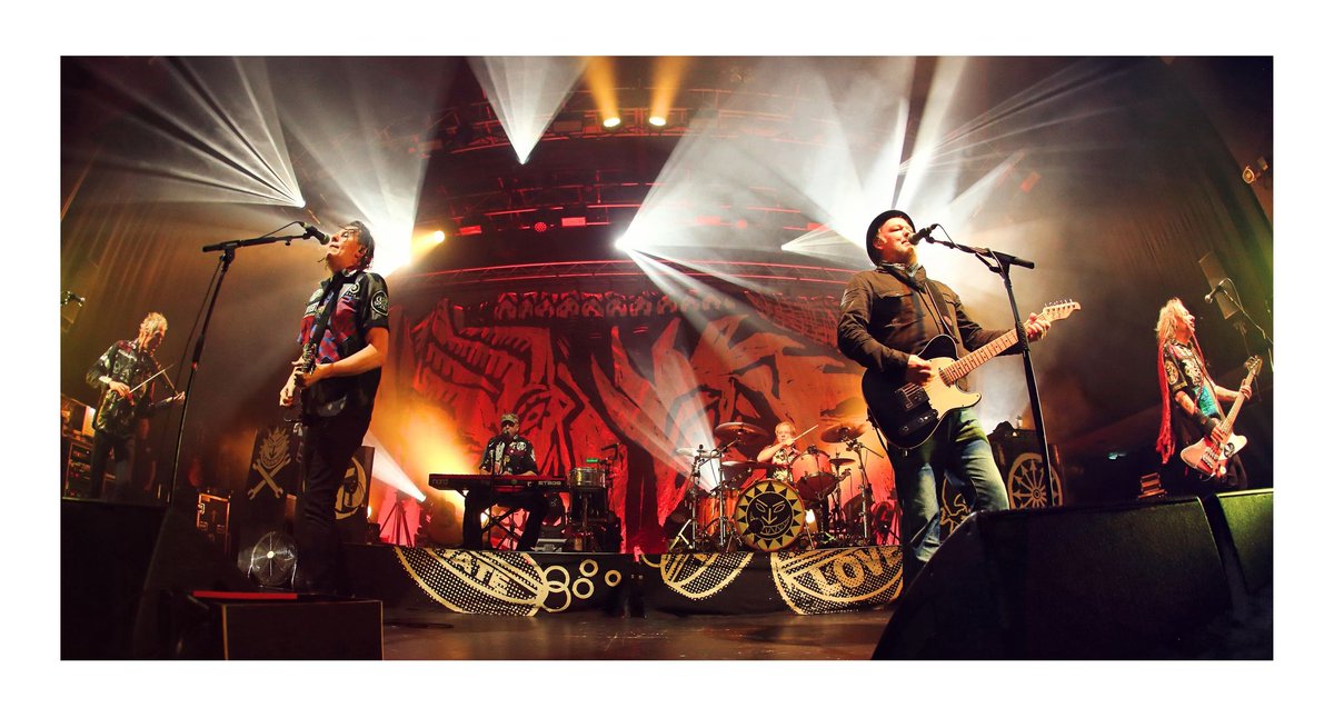 Friday 21 July - Levellers Are you ready for @the_levellers? Still going strong after more than 30 years in the game, they are still one of the best live bands around 🤩 Support from @BarPreachers - On by 7:45pm 🙌 Please arrive in good time! 👉 𝗗𝗼𝗼𝗿𝘀 𝗮𝘁 𝟳𝗽𝗺 👈