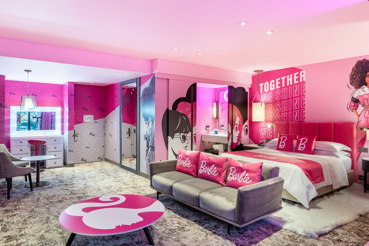 Hello! 👱‍♀️ Step into your Barbie World and experience the magic in our super fun Barbie-themed suite at @hiltonbogotacorferias. 🎀 💖 ✨ Tag a doll (friend) you'd love to have a dream getaway with!