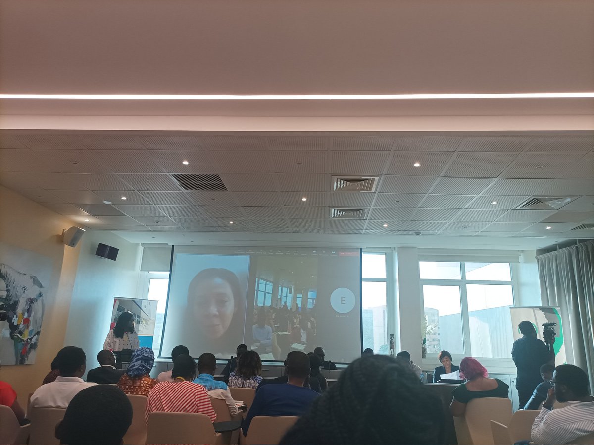 BouNghom's tweet photo. #HappeningNow
Ouverture Saison 2 du National Celebrity Endorsement Days devenu à l'occasion Cameroon Cultural and Digital Days avec @africatechie sur ''Opportunités offerte par le digital et les médias sociaux pour les entrepreneurs et startups 🇨🇲
#2C2D
#InfluenceMboa https://t.co/tpiPtp8CRS