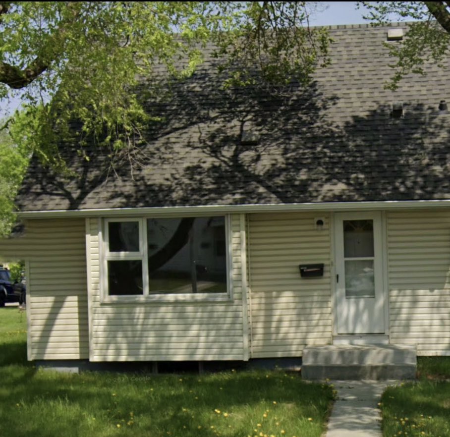 ldee1's tweet photo. #myshack typical housing for our family, of 5, in a number of Cdn cities
#NeverVoteConservative
#NeverPoilievre
#WomenAgainstPoilievre
#MenAgainstPoilievre
#PoilievreIsBroken
#CanadaIsNotBroken
#PoilievreIsLyingToYou
#NeverVoteConservative https://t.co/VStHUE6Z2Y