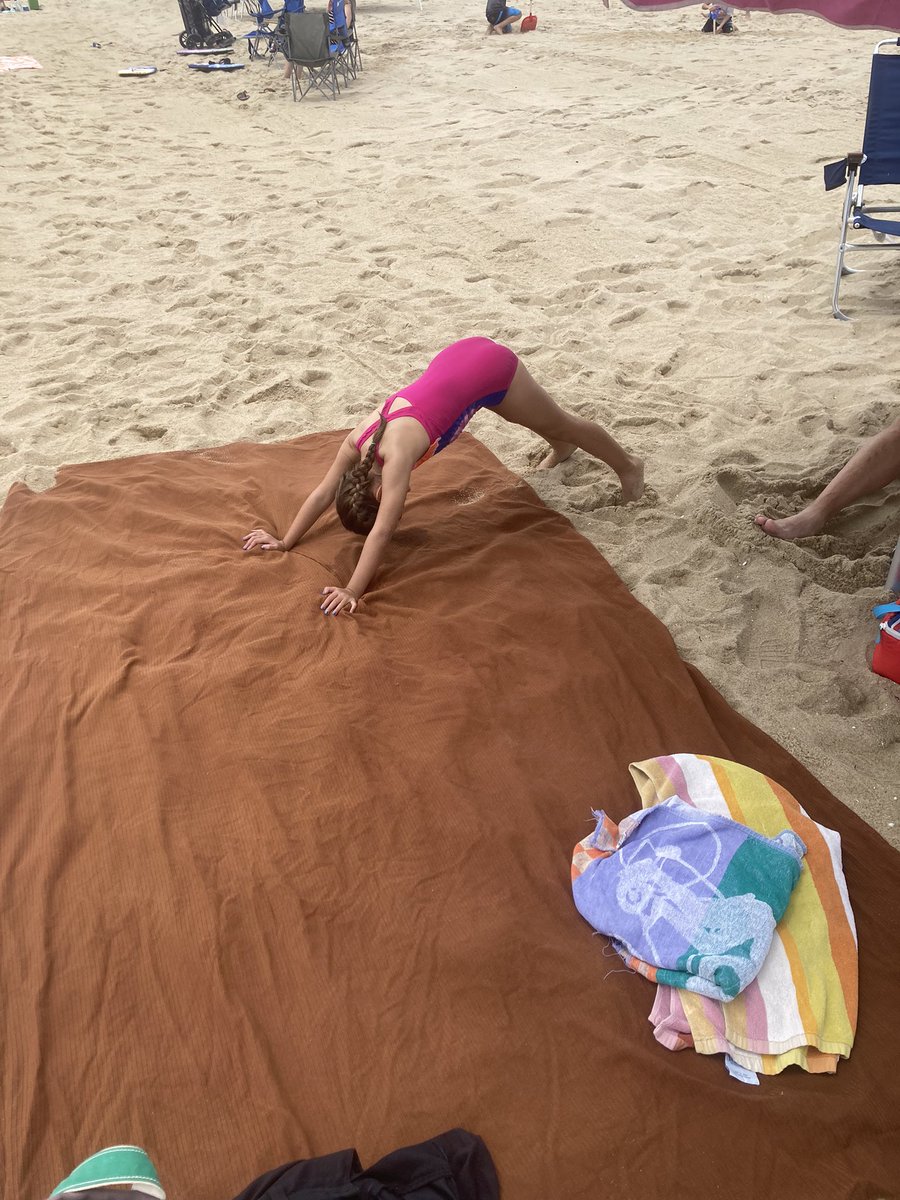 JGulden22's tweet photo. Yoga on the Beach with your Beach Yoga Instructor Rylee… #namaste #herhappyplace https://t.co/jQj5crYKEc