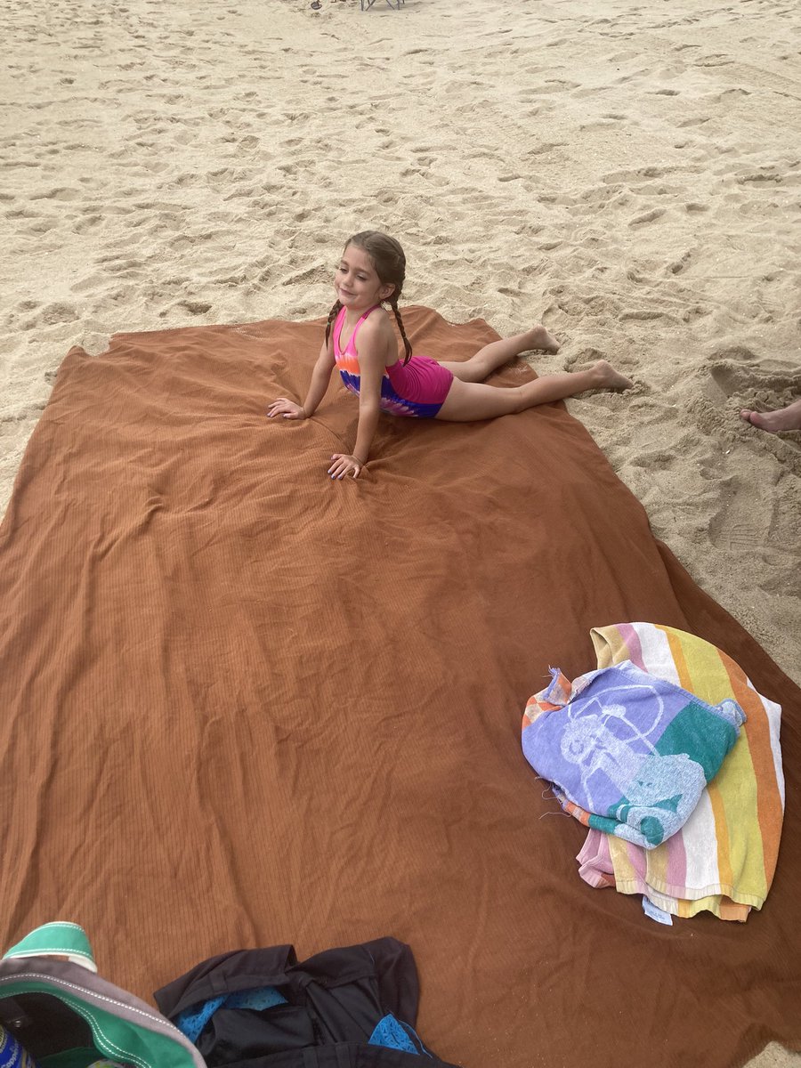 JGulden22's tweet photo. Yoga on the Beach with your Beach Yoga Instructor Rylee… #namaste #herhappyplace https://t.co/jQj5crYKEc