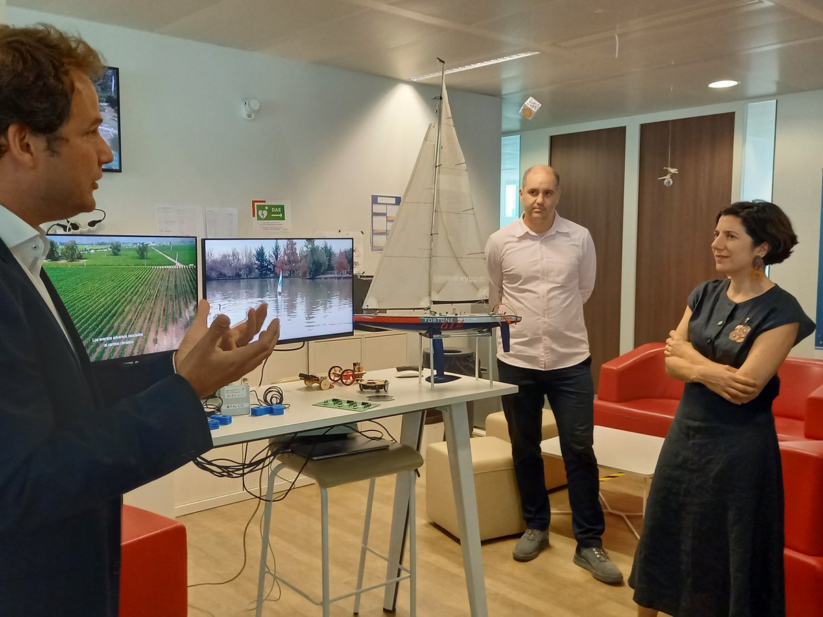 [🔴Direct] A l’occasion de la visite officielle en France du Président du Chili, @inria a eu l’honneur d’accueillir la ministre Aisén Etcheverry @aisen_ministra <a href="/min_ciencia/">Ministerio de Ciencia</a> au centre @inria_Paris pour un échange fructueux suivi de la présentation de démos en #IA et #robotique