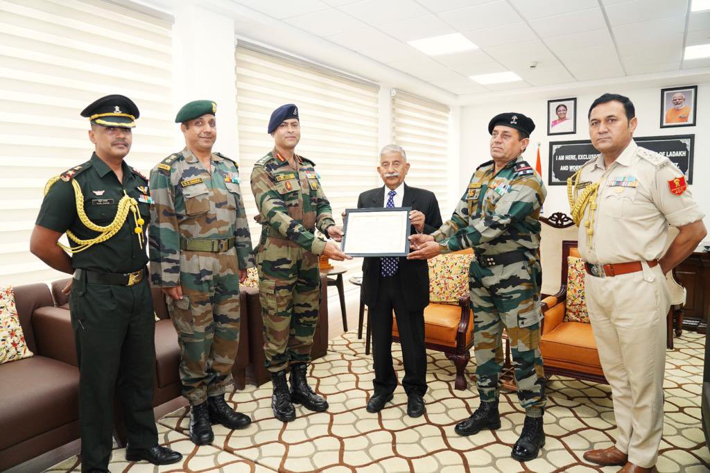prodefleh's tweet photo. In a First of its kind, 1 Ladakh Bn NCC, #Leh was awarded the Unit Citation today by Brig(Dr) B D Mishra, Hon'ble LG UT of Ladakh. The Award is an apt recognition of the achievements of the Bn under the Command of Col V A S Johar, SM.
@HQ_DG_NCC 
@lg_ladakh 
@SpokespersonMoD https://t.co/WVpDUs5WAO