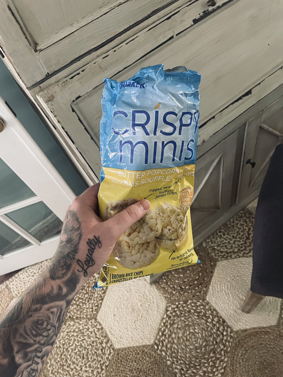 leonardnftpage's tweet photo. Loving these…🍿

.66 $SOL to 1 Person🔮

❤️ + Smash or Pass❔👇 https://t.co/fGrrejwWGi