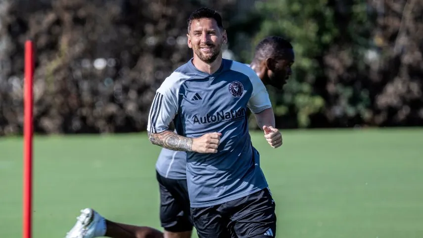 Losmasgrandesok's tweet photo. AHORA ▶️📻| @diegobonifatti nos cuenta toda la info sobre el debut de esta noche de #Messi𓃵 en el #InterMiamiCF 👇👇

https://t.co/Wzf1PTkWPl https://t.co/JjR0G25OWm