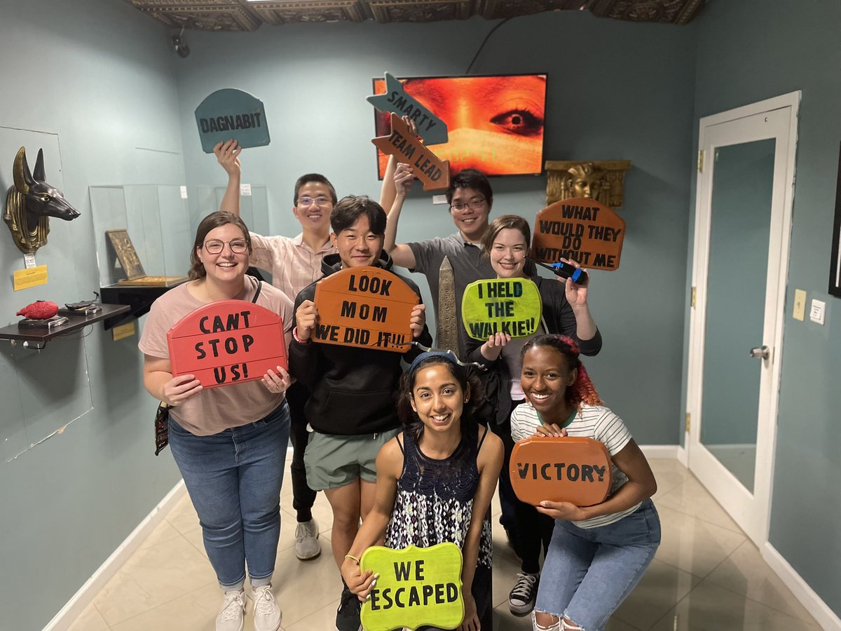 jennamueller711's tweet photo. Team bonding through an escape room - we escaped!! #MuellerLabForever ππ https://t.co/cwGuMpnCCe