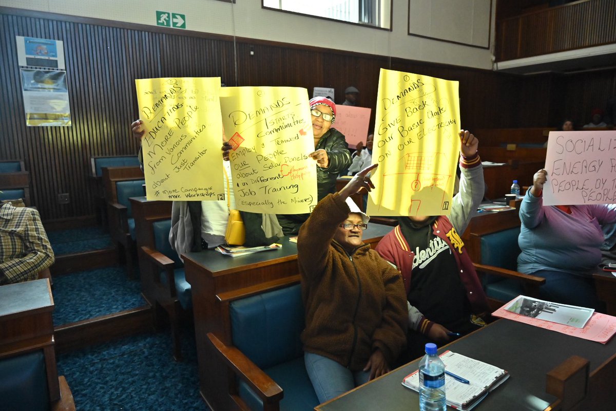 One of the sessions of today’s #CitizensCommons workshop on the Un/Just Transition was framed around a People’s Parliament where community members engaged government on their concerns &amp; demands regarding a just energy transition - that was owned, involved &amp; co-determined by them!