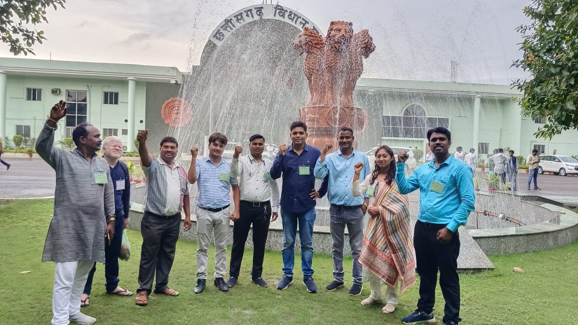 आज विधानसभा में माननीय मुख्यमंत्री जी से मुलाकात हुई।
