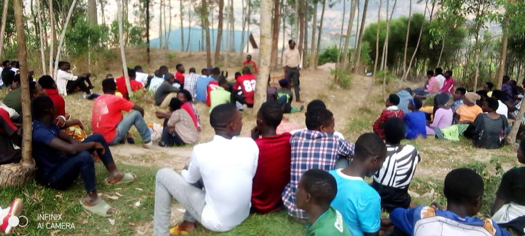 nycnyanza's tweet photo. Ejo kuwa 20 Nyakanga 2023,Umunyamabanga nshingwabikorwa w'umurenge wa #Cyabakamyi yakoranye inama n'Urubyiruko muri uyu murenge  ku ngingo zirimo; #Kwirinda ibiyobyabwenge n'inda zitateganyijwe,Gahunda ya Ejo heza,Imikorere n'imikoranire n'izindi nzego,n'ibindi. @NyanzaDistrict https://t.co/XluLmbfvYS