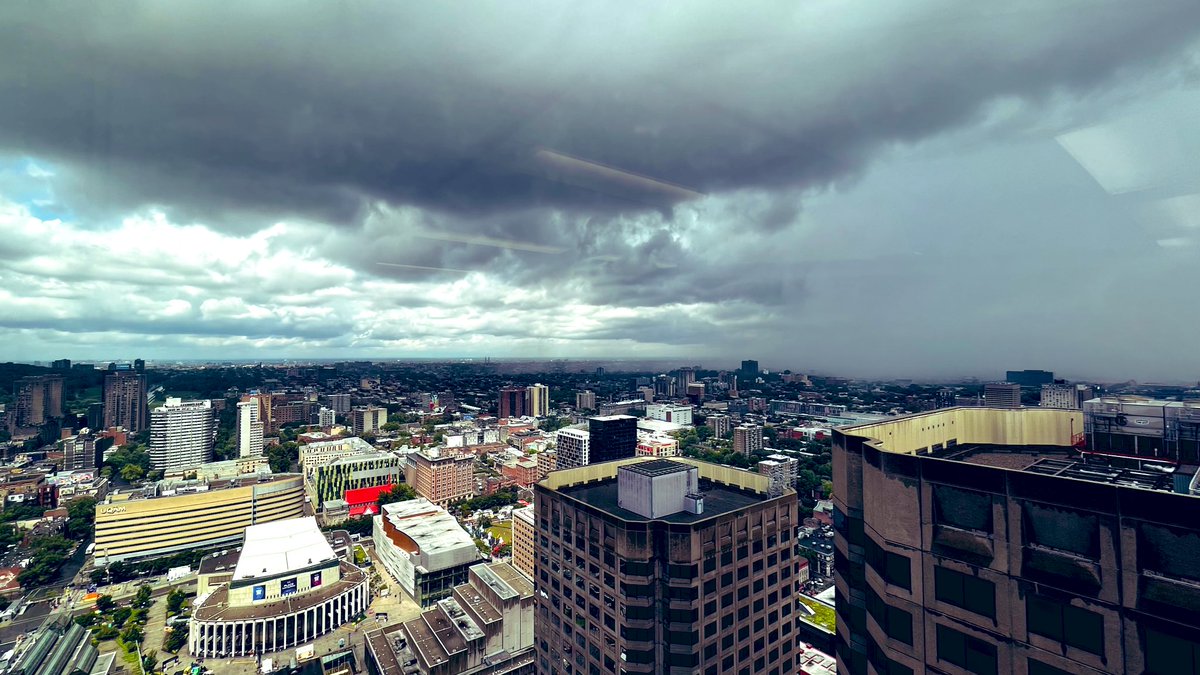L'orage se déplace vers l'est.

⛈️➡️