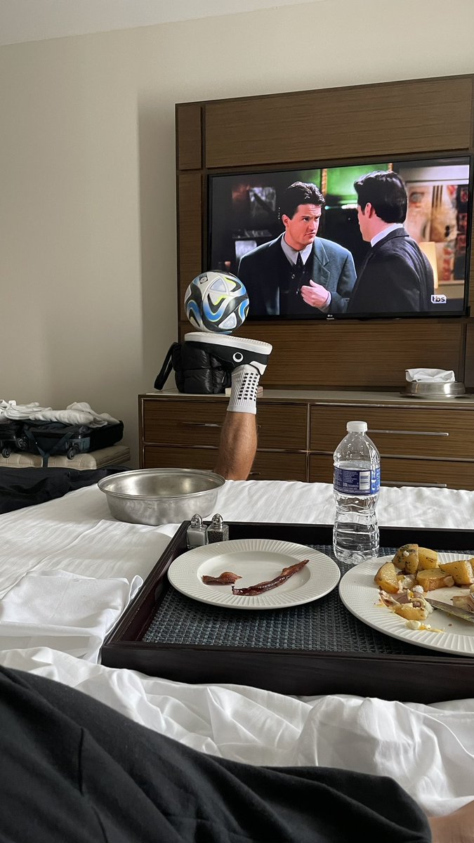 DJ Diveny tweet media