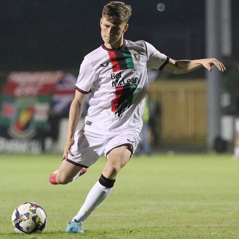 UnofficialGlens's tweet photo. European debuts for two young lads that have impressed massively for Glentoran all pre-season 👏

Leon Boyd - 1️⃣7️⃣ years old
Rhys Walsh - 1️⃣7️⃣ years old

Bright future ahead for both lads 💫

📸 @JBPhotography77 https://t.co/c1n75EHetX
