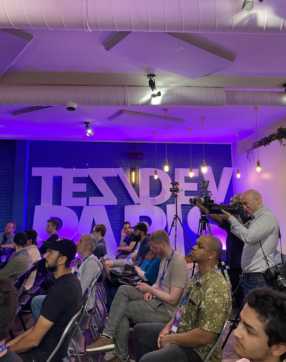 bymaddyness's tweet photo. 📸 Retour en images sur #TezDev2023, la conférence annuelle de la blockchain @tezos.

Maddyness a eu l’occasion d’y assister, et de rencontrer @ArthurB, cofondateur de @tezos, venu parler de l’introduction des #Layers2 et #SmartRollups.

🗞RDV lundi pour en savoir plus. https://t.co/7ZA1nIpf3y