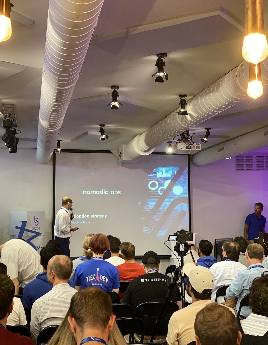 bymaddyness's tweet photo. 📸 Retour en images sur #TezDev2023, la conférence annuelle de la blockchain @tezos.

Maddyness a eu l’occasion d’y assister, et de rencontrer @ArthurB, cofondateur de @tezos, venu parler de l’introduction des #Layers2 et #SmartRollups.

🗞RDV lundi pour en savoir plus. https://t.co/7ZA1nIpf3y