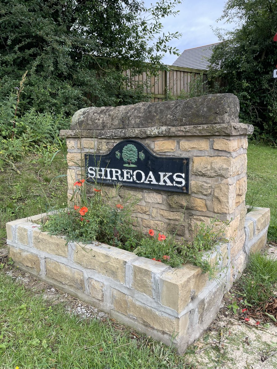 danlecElec's tweet photo. We’ve battled through the rain this week with this super local solar job in our very own village of Shireoaks. 😊

Here we’ve installed 13x All Black Trina panels on front and back of roof with a 3.6kW Growatt hybrid inverter and 6.5KwH of battery storage installed in the garage. https://t.co/Hzl1qTc6TB