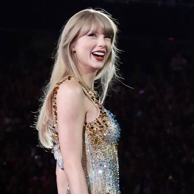 besttofswift's tweet photo. It's been a long time coming, but… https://t.co/qh1V3bf1Q4