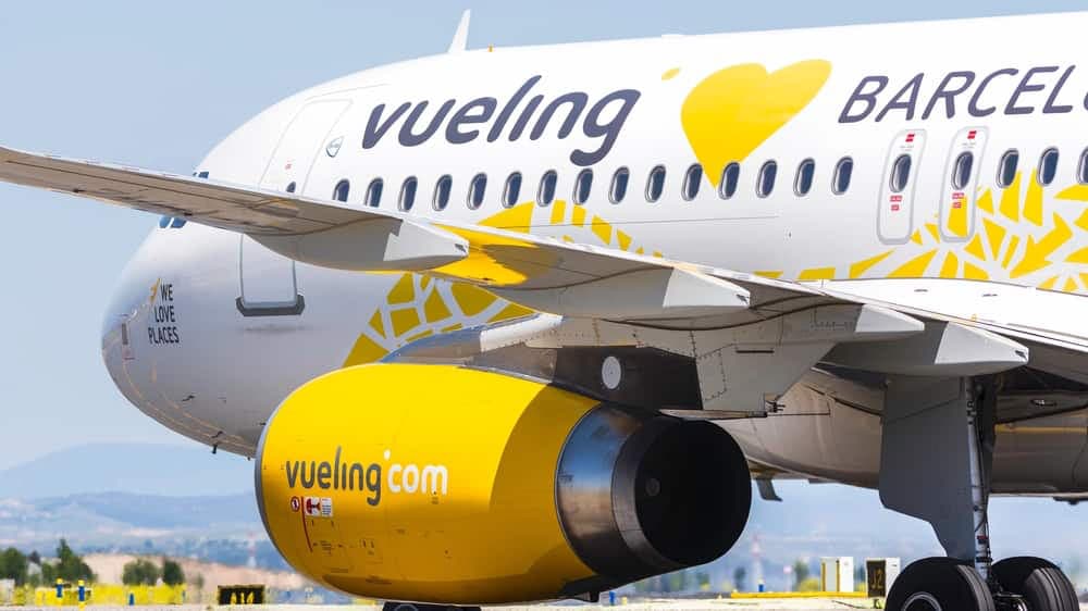 ℹ️ Vueling incrementará en BCN para la temporada de invierno un 9,6% las operaciones respecto a la programación que tenía abierta a reservas hace 2 meses. Tanto rutas nacionales como internacionales presentan incrementos/reducciones de frecuencias. 📸 CryptoHoy Info: Aeroroutes