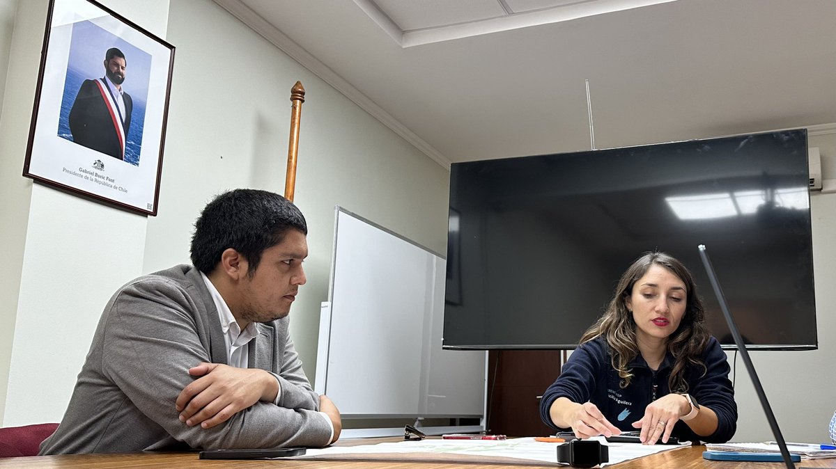 #AgendaMTT 🗓️ Seremitt <a href="/pablomaturana/">Pablo Maturana Fuentes</a> se reúne con la Seremi <a href="/Pris_Aguilera/">Priscilla Aguilera Caimanque 🌳</a> <a href="/moparica/">Seremi Mop Arica y Parinacota</a> y el equipo de <a href="/MTTSectra/">Programa de Vialidad y Transporte Urbano</a> para hablar de los próximos planes de ejecución vial de la región.