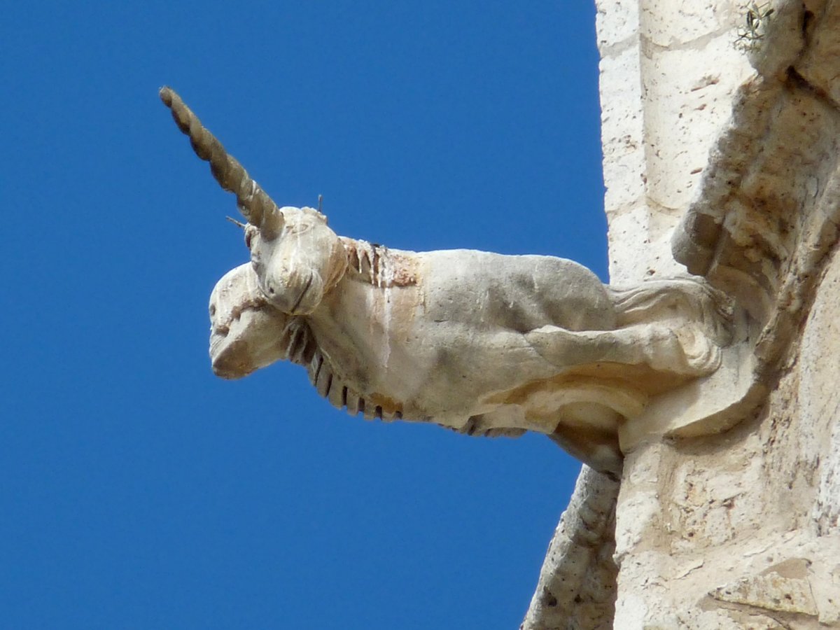 Dolores Herrero <a href="/GargolasDH/">Las Gárgolas DH - Dolores Herrero</a> plantea un estudio sobre la función simbólica de las gárgolas y su representación. Fuente de terror o de protección, las gárgolas representan figuras demoníacas, híbridos y criaturas sexualizadas, posibilitando lecturas en clave de género...